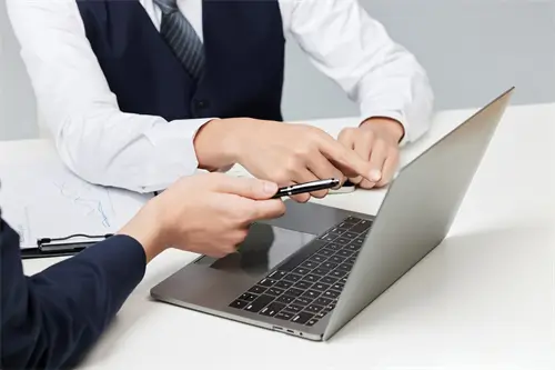 学习法律最先看什么书